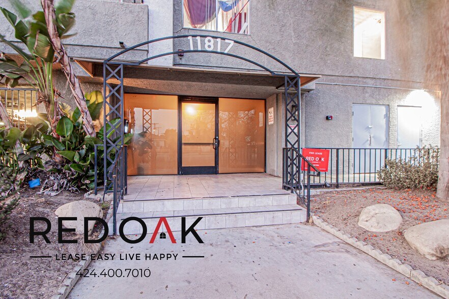 Building Photo - 11817 Victory Blvd