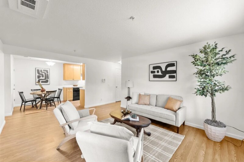 Building Photo - 7283 Florin Mall Dr