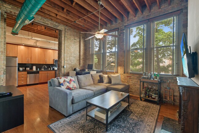 Building Photo - 2510 N Wayne Ave