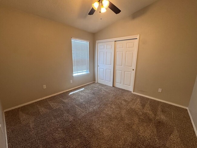 Building Photo - 9701 Tapatio Dr NW
