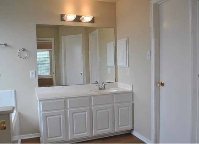 Building Photo - 19438 Juniper Vale Cir