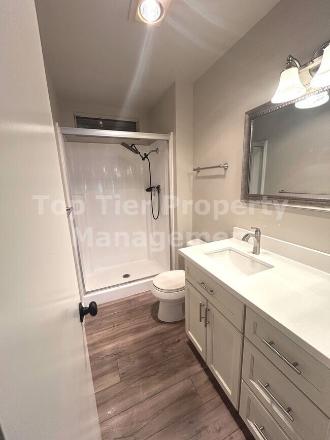 Building Photo - Beautiful 4 Bed/2 Bath House in Central Oceanside - Available 01/02***