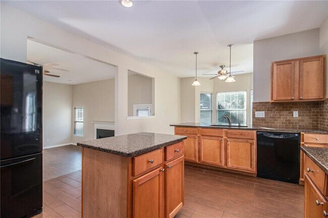 Building Photo - 395 Sugarberry Ln