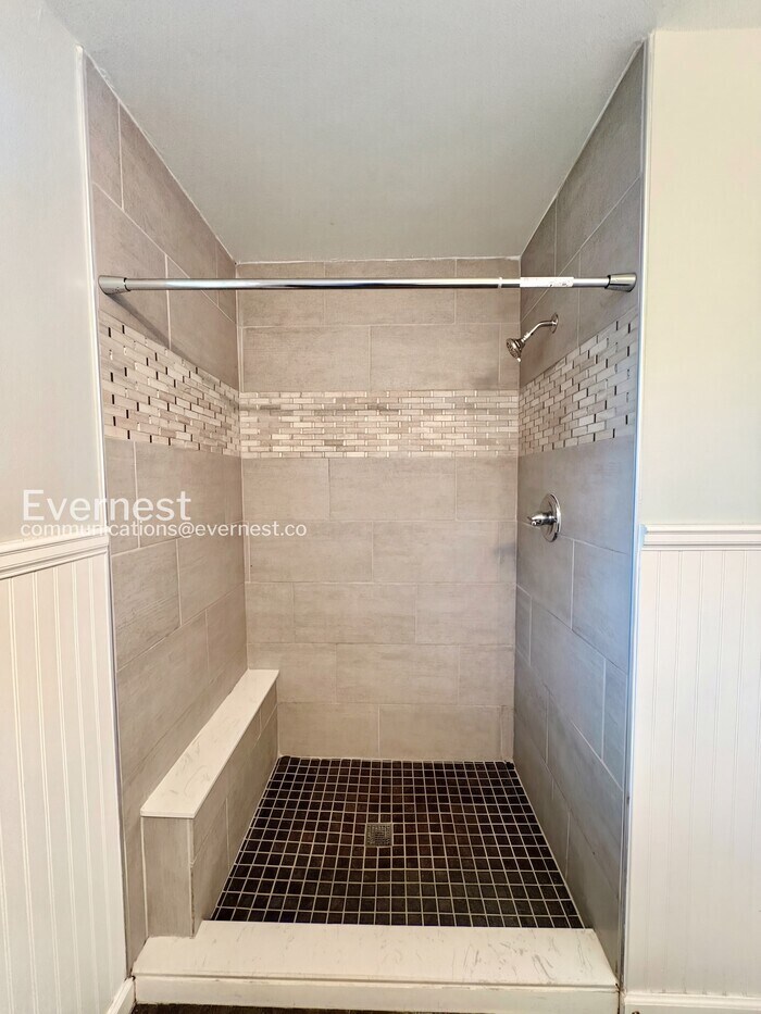 Building Photo - 742 Park Manor Dr