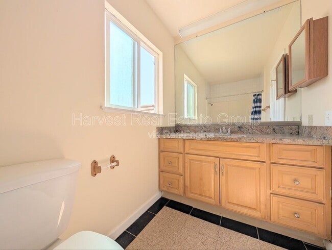 Building Photo - 5160 Ramsgate Dr