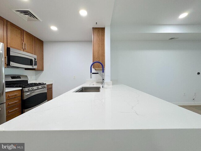 Building Photo - 1111 Oronoco St