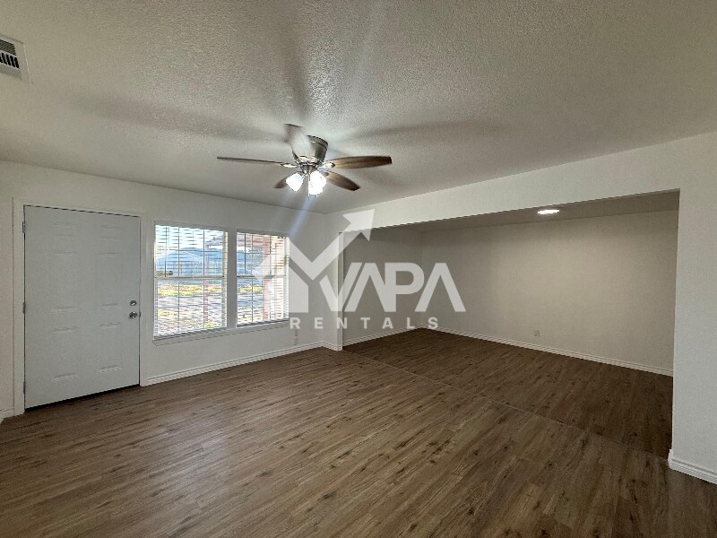 Building Photo - 6714 Elk Lake Dr