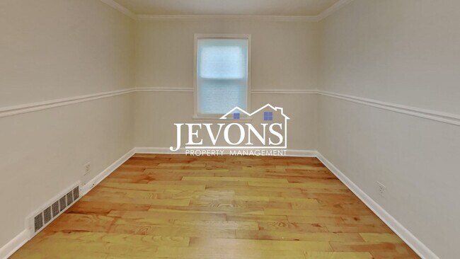 Building Photo - Beautiful single-family home in Seattle