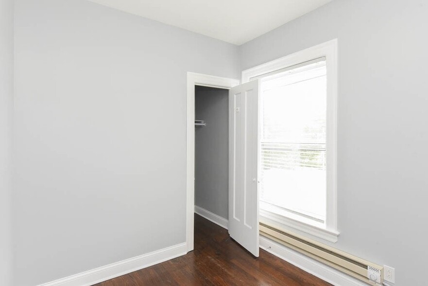 Building Photo - 943 Judson Ave