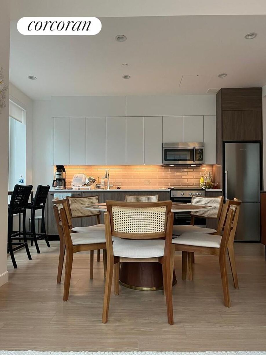 Building Photo - 550 Tenth Avenue 714