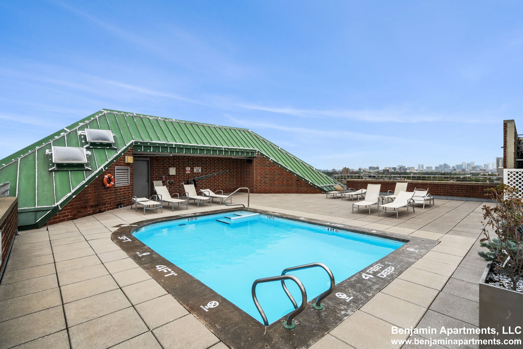 Building Photo - 15 North Beacon St