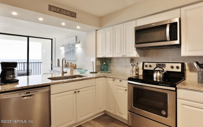 Building Photo - 1301 1st St S