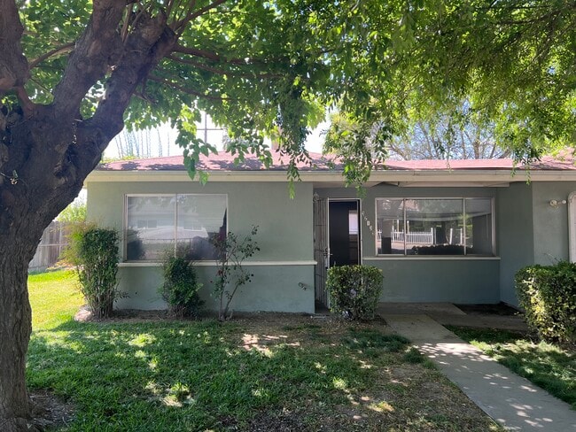 Primary Photo - 32139 N Floral St