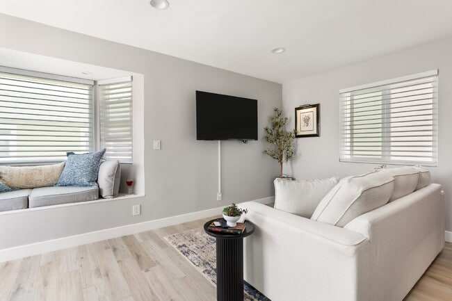 Building Photo - Owner's executive style suite with modern appointments throughout.