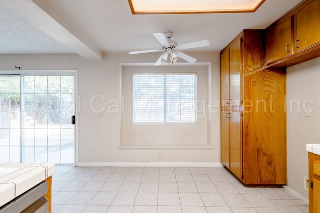 Building Photo - 3 Bedroom/2.5 Bath Home in Silver Creek - $2295 Per Month!
