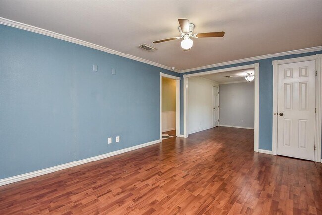 Building Photo - 1105 Avenue D