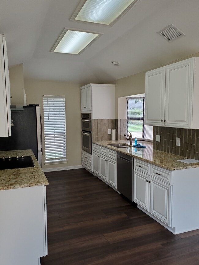 Building Photo - 4424 Windhaven Ln