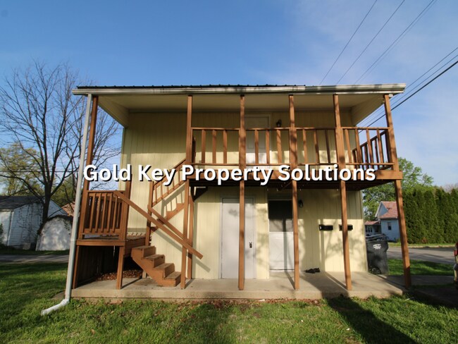 Building Photo - 919 E 6th St