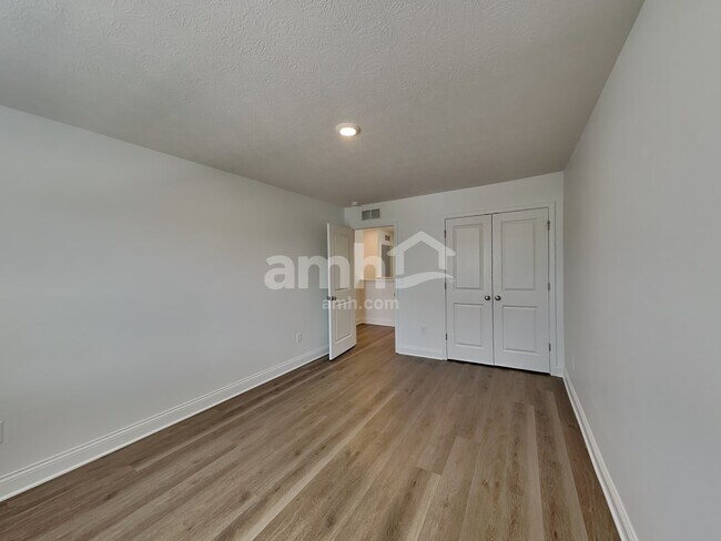 Building Photo - 9184 Henley Ave