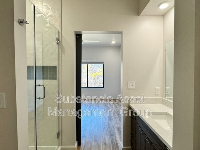 Building Photo - 1653 Midtown Pl