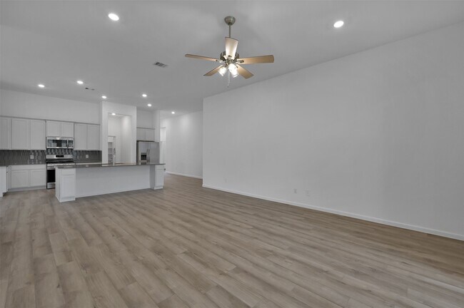 Building Photo - 17841 McClary Cardinal Dr