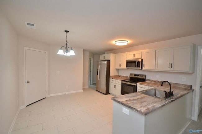 Building Photo - 160 Swansea Ln