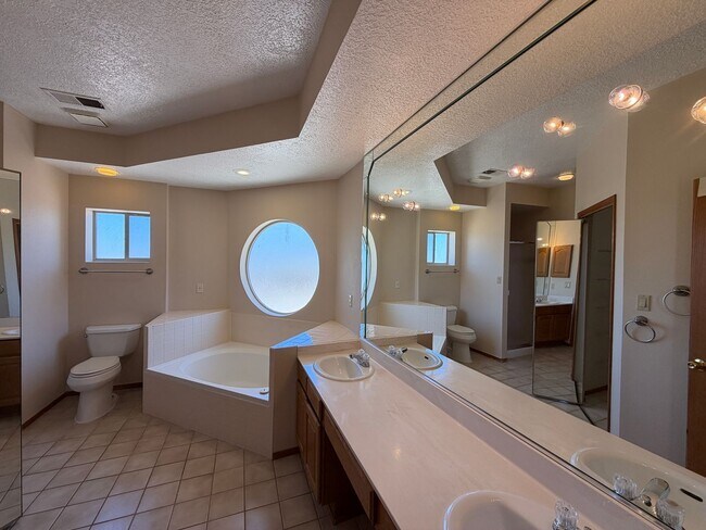 Building Photo - 7281 Spruce Mountain Loop NE