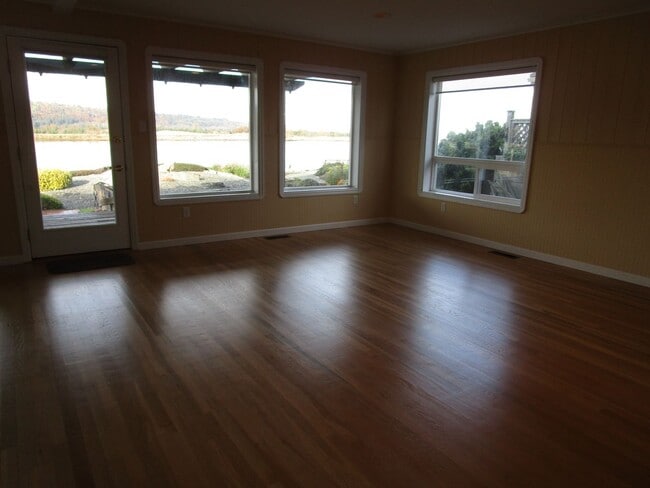 Building Photo - 14884 Channel Drive, La Conner, WA 98257