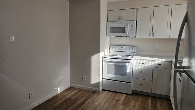 Building Photo - Roxbury Duplex