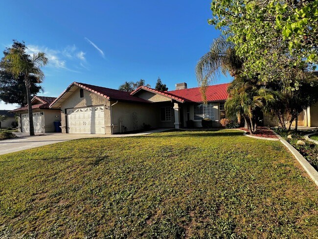 Building Photo - 516 Sun Rose Ave