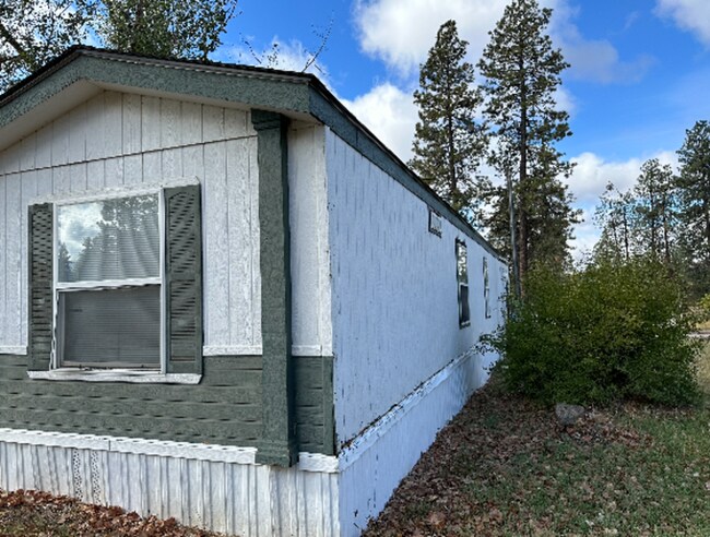 Building Photo - 13118 W 2nd Ave