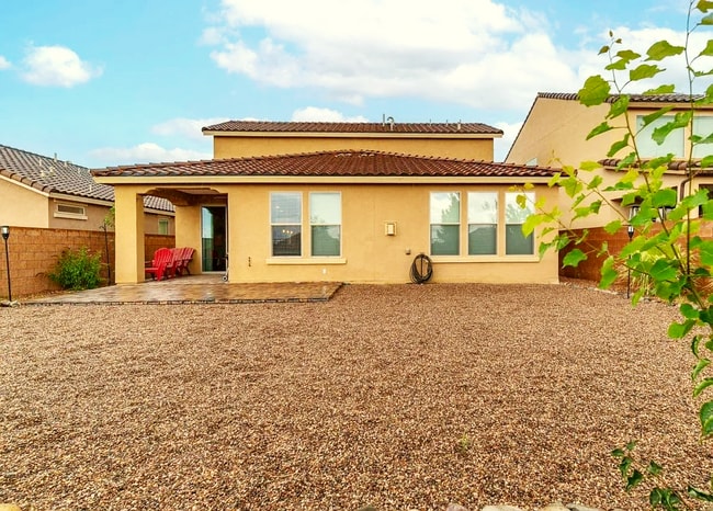 Building Photo - Beautiful Home in great location