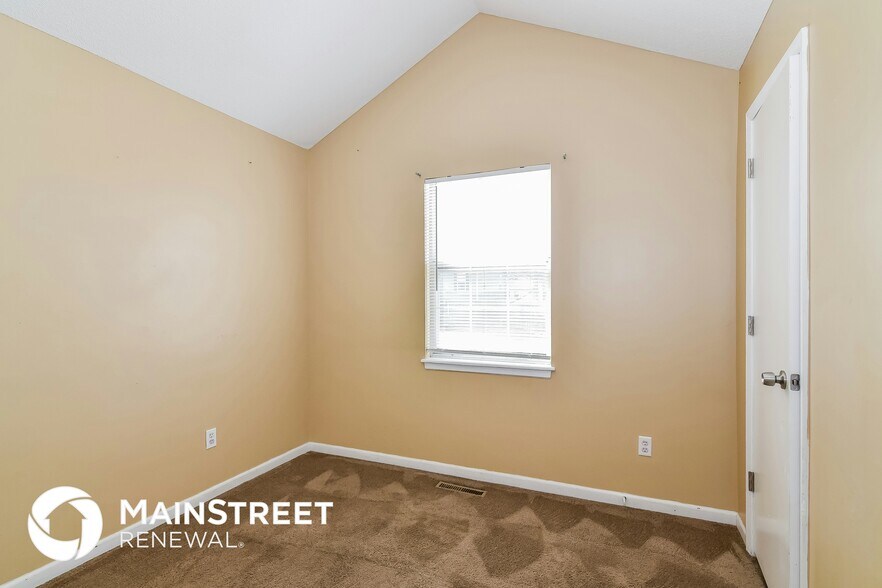 Building Photo - 208 W Calico Dr