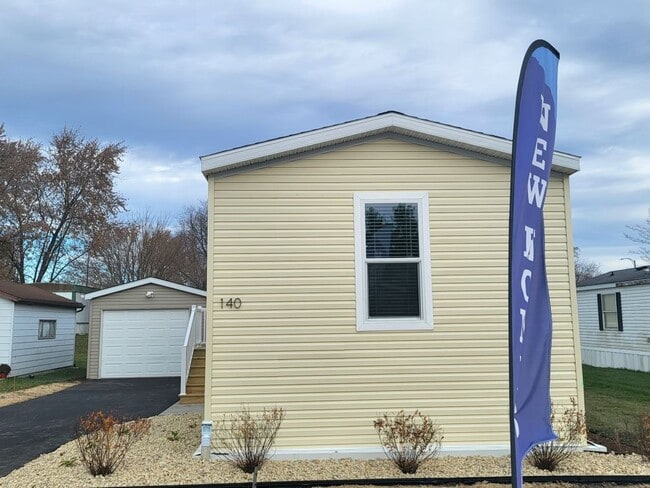 Building Photo - 140 Flamingo Dr