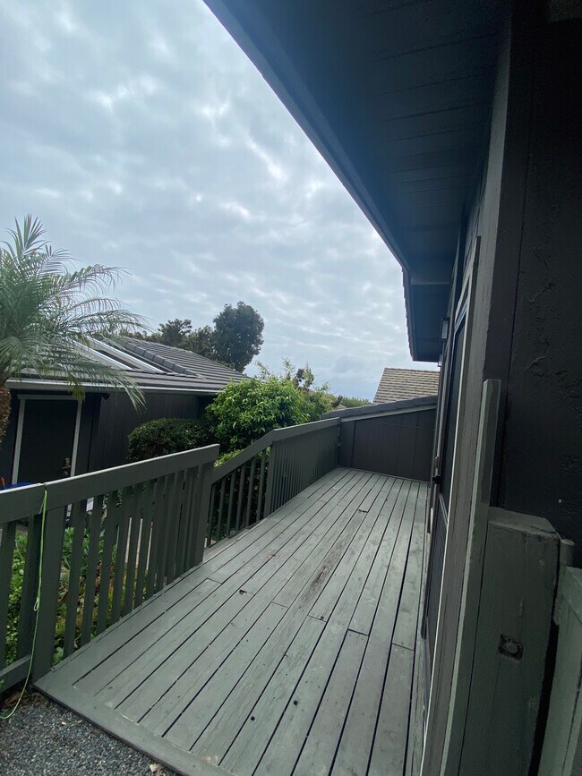 Front Porch w Peak of the Ocean - 312 La Amatista Rd