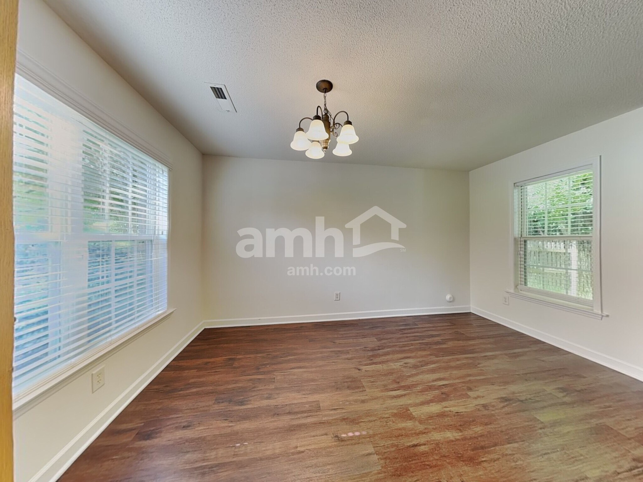 Building Photo - 1629 Hawkcrest Ln