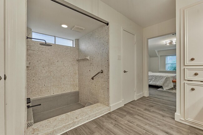Building Photo - 6214 Fawnwood Dr