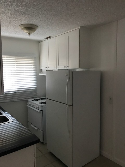 Building Photo - 940 S Venice Blvd