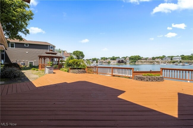 Building Photo - 4591 S Memorial Shoreway Dr