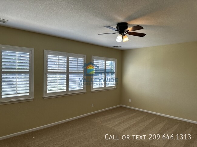 Building Photo - 2704 Acapulco Way