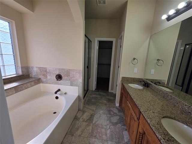 Building Photo - 1522 Avenue E