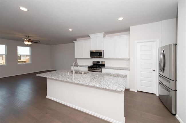 Building Photo - 27930 Western Crk Ct