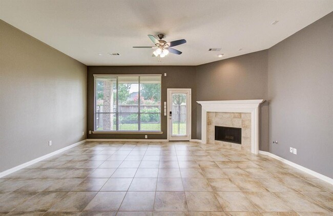 Building Photo - 5015 Crystal Wind Ln