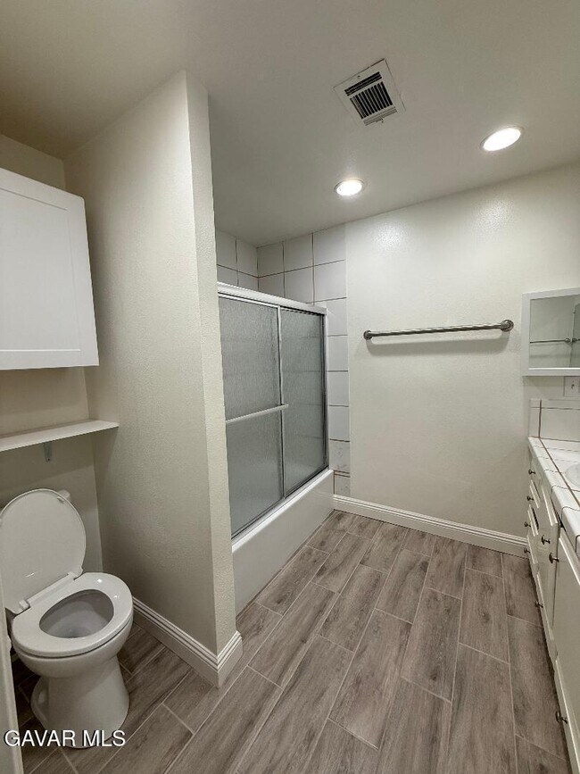 Building Photo - 45303 Lorimer Ave