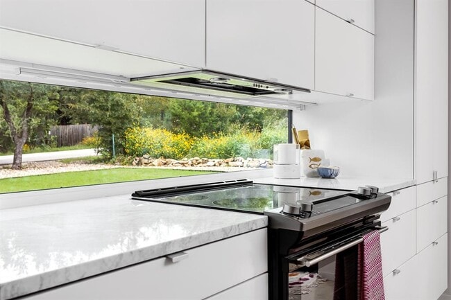 Building Photo - 14505 Running Deer Trail