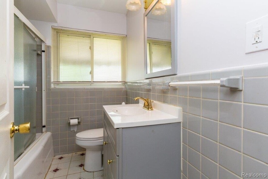 Building Photo - 26211 Linwood St