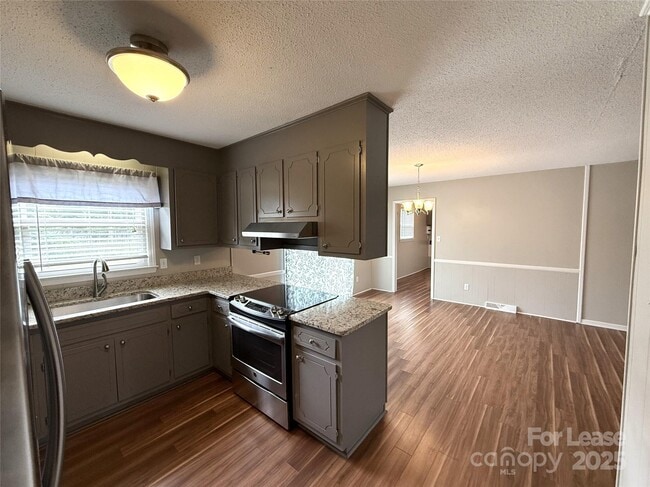 Building Photo - 4712 Jamee Dr