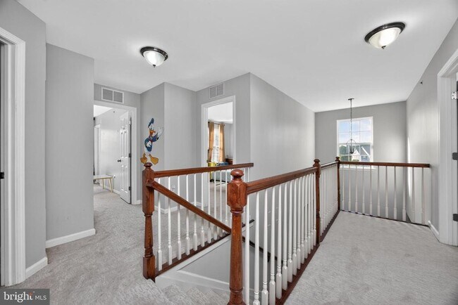 Building Photo - 271 Fairfield Cir W