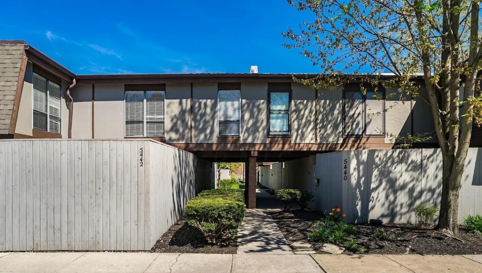 Building Photo - 5442 Worthington Forest Pl W