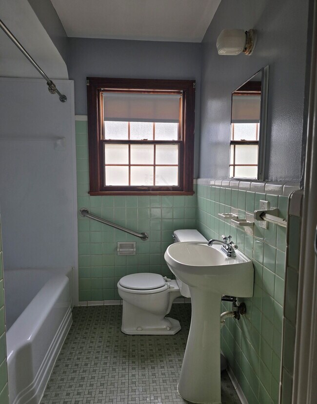 Building Photo - 14734 Cicotte Ave